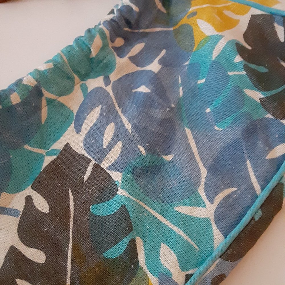 Blue tropical print cotton/ linen  mini bag with wood & rope strap - Picture 3 of 4
